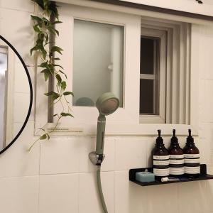 3 minutes walk from Hongik University Station Kpop, Shopping, Good location, Comfortable bed