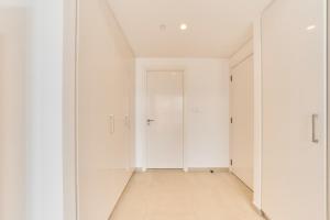 Stunning 2BR Skyline Stay With Full Burj Khalifa View