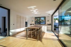 Modern Villa With Pool In Castelnau-Le-Lez