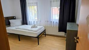 7-Room House for 15 People