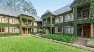 Hippo Hollow Country Estate