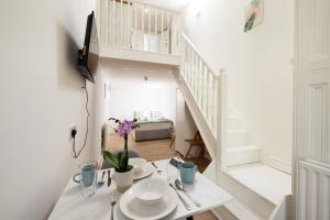 Charmstay Swiss Cottage