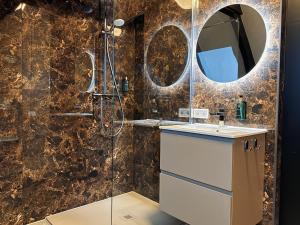 De Parel - In de winkelstraat