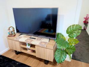 Brand New Modern Retreat in Singleton