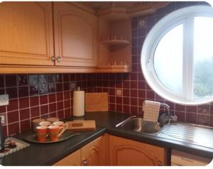 Kathleens Apartment includes Car Parking