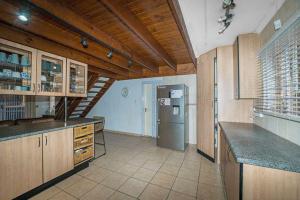 Secure house in complex near OR Thambo airport