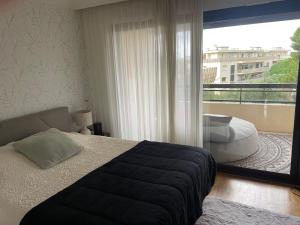 Appt 2ch 90m2 avec terrasse 40m2, piscine et tennis