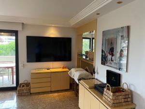 Appt 2ch 90m2 avec terrasse 40m2, piscine et tennis