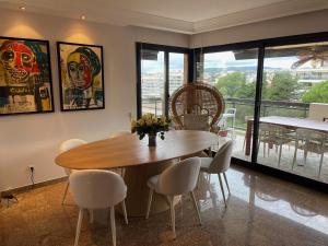 Appt 2ch 90m2 avec terrasse 40m2, piscine et tennis