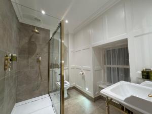 Cashel Regency Townhouse