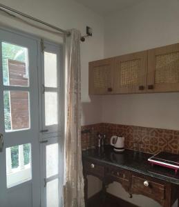 Studio Apartment jungle view 2minutes drive to the beach