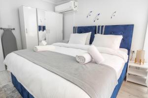 Cozy 1BR with Inviting Balcony