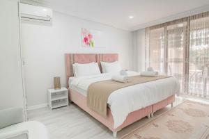 Cozy 1BR & Sofabed with Two Inviting Balconies