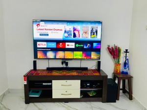 THEE Home Stay Cozy Comforts