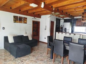 Casa 2 dormitorios con pileta