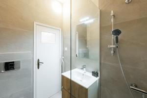 Athens Aesthetic Suite in Pagkrati