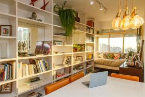 Andar alto 2 quartos, 140m2 perto Av Paulista