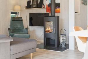 Cozy Holiday Home Near Beach And Town