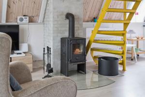 Lovely Holiday Home With Sea View