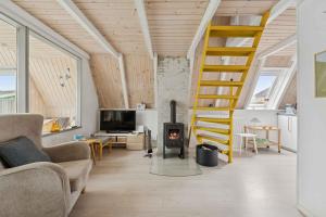 Lovely Holiday Home With Sea View