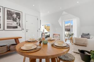 Romantic Getaway by Costarentals - Ref 55