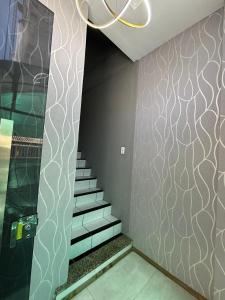 Apto 2 quartos, AR, TV smart, WIFI, garagem, fácil acesso a PRAIA ITAPEMA