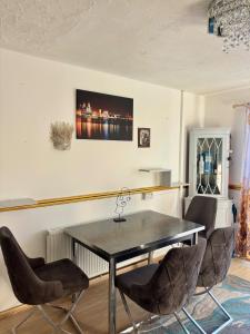 2-Bed House Sleeps 4 Garden 10 mins to Anfield