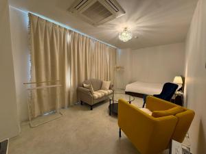 Elena Premium Namba Stay