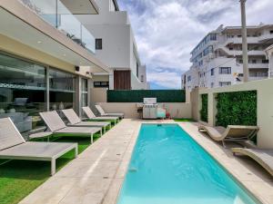 NEW! Bantry Bay Luxurious Villa 50m from the sea