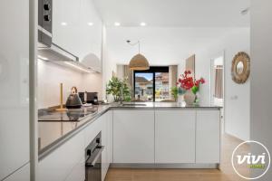 ViVi Homes - Bay Residence - pool - gym - big terrace