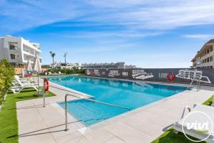 ViVi Homes - Bay Residence - pool - gym - big terrace