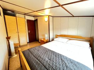 Domaine de vacances TAMARIS, à 600m de la plage, animations piscines en supplément , villa climatisée avec 2 chambres 4 couchages, WIFI LRTAM4I