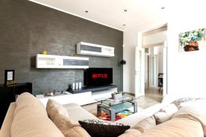 [The historical center of Palermo] La Dolce Vita