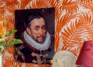 De Oranjestad - In de winkelstraat