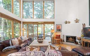 Charming Aspen Retreat in Exclusive West End