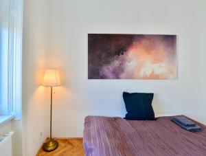 Nice Studio Close To Metro III