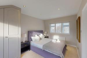 Chic 2-Bed with Patio-10 min Walk to Clapham Tube