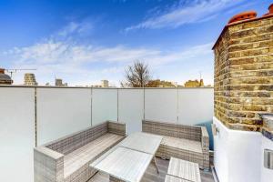 Chic 2-Bed with Patio-10 min Walk to Clapham Tube