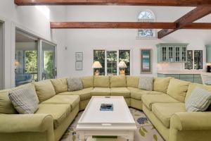 Fire Pit Sun Room Central AC and Games