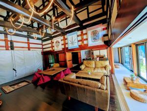 Yuzawa 源泉掛け流し温泉Villa The ITAYA Accommodation lobby