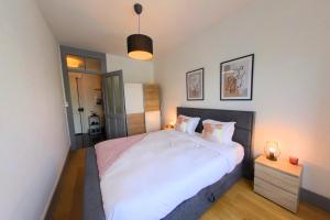 Charming 1-Bedroom Apartment in the Vibrant Eaux-Vives District JA9-2