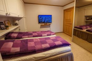 Rooms in spaceious apartment with seaview in city center