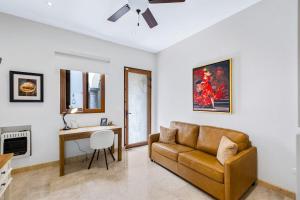 Central, Upscale Sanctuary with Rooftop Views