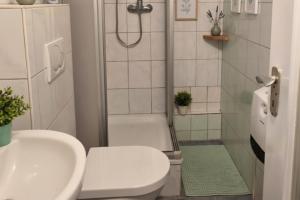 L21-Apartment Alsdorf, 3 Zimmer, 4 Betten, Standardisierte Ausstattung, ideal für Reisende, Pendler, Familien