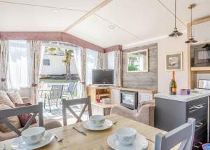 Andrewshayes Holiday Park