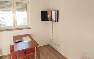 Lovely Apartment In Turanj With House Sea View