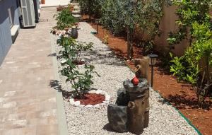 1 Bedroom Cozy Apartment In Orebic