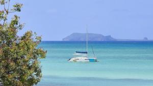 Picturesque Seafront Duplex - Seaview & Beach Access