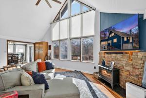 Dog-Friendly Chalet in The Woods Resort w Fire Pit