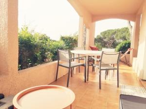Ste-Maxime - Appartement au cœur de la pinède avec grande terrasse et parking gratuit à 500m de la mer